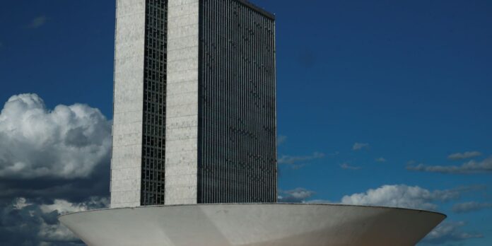 Governo enviará projeto de lei à Câmara nesta semana para aumentar limite do MEI