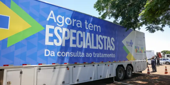 Agora Tem Especialistas inaugura carreta de saúde da mulher em Manguinhos