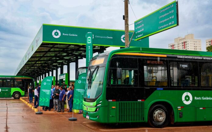 Transporte coletivo será reforçado e funcionará 24 horas durante a Romaria de Trindade