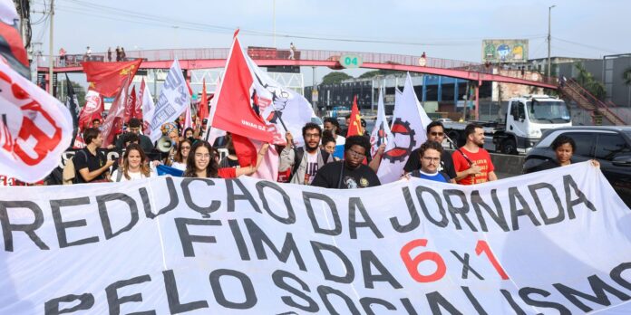 Mobilização no Rio busca pressionar Senado para revogação da 6x1