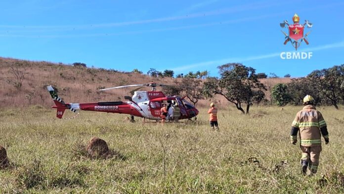 Pessoa com queimaduras graves é socorrida pelo Corpo de Bombeiros em São Sebastião