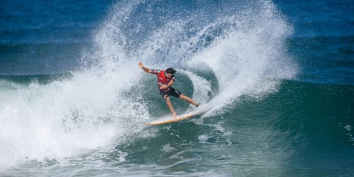 Dora e Chianca garantem vaga nas semifinais da etapa do WSL em Saquarema