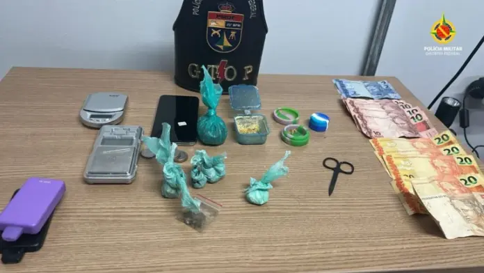 Dupla é Detida por Tráfico de Drogas em Operação Conjunta na Vila Cauhy
