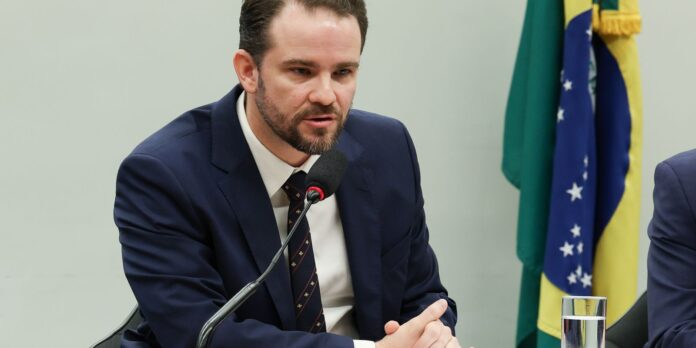Durigan afirma que dívida do Brasil é inferior à de grandes economias