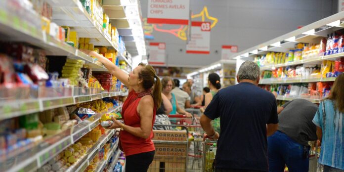 Cesta básica registra aumento de preço em 17 capitais brasileiras em junho
