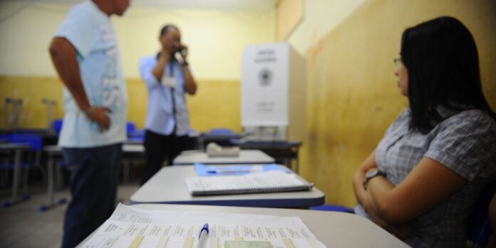 Mesários desempenham papel essencial na segurança do processo eleitoral