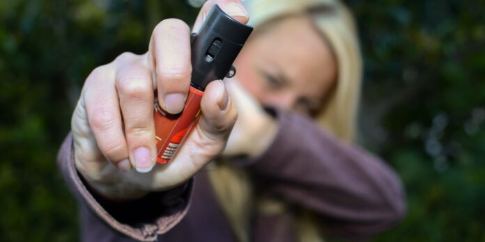 Spray de pimenta para mulheres é considerado medida paliativa, afirma promotora