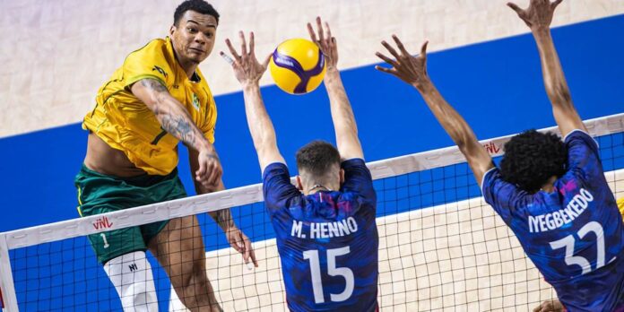 Brasil vence França, bicampeã olímpica, na Liga das Nações de vôlei