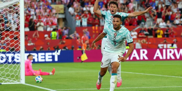 Portugal supera Croácia e avança para as oitavas de final com gols de CR7 e Ramos