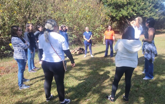 Profissionais da educação infantil concluem curso na Escola da Natureza