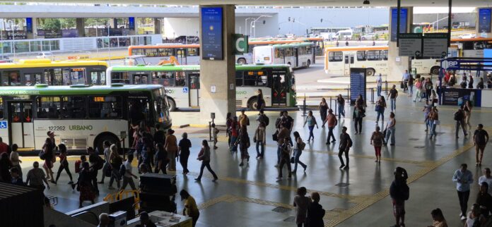 Frotas de ônibus do DF serão ampliadas para o jogo do Brasil neste domingo (5)