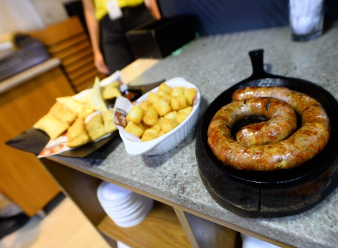 Copa do Mundo: consumo elevado de alimentos não saudáveis requer atenção