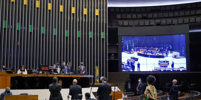 Dino convoca partidos a esclarecer controle de emendas parlamentares