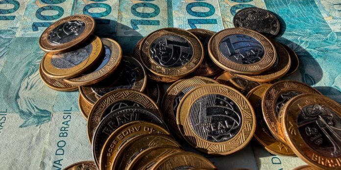 Inflação para correção salarial atinge 4,33% em 12 meses