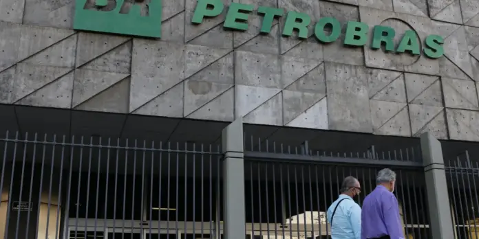 Petrobras reduz preço do querosene de aviação com alívio da guerra