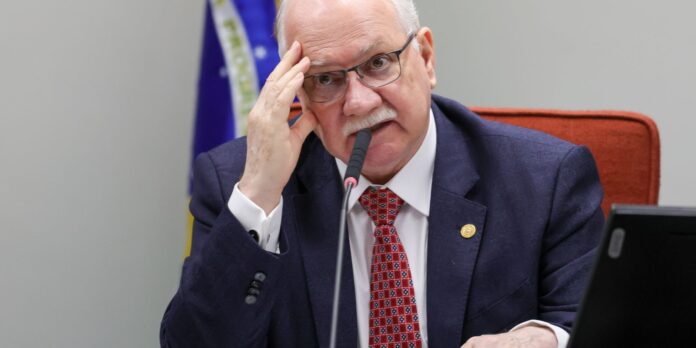 Fachin afirma que STF atuará sem pressão externa em meio ao aumento de tarifas