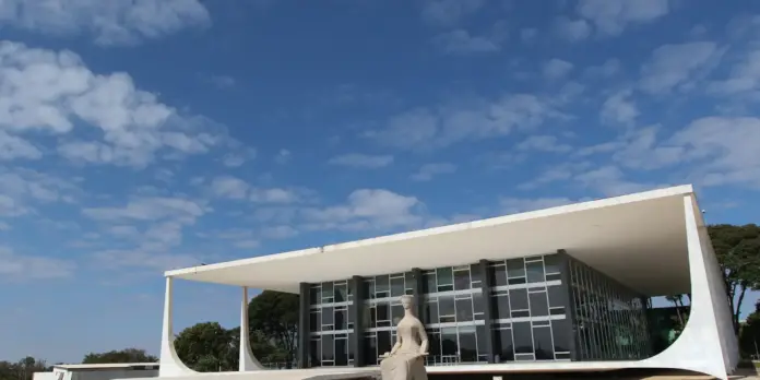 Defesa solicita a continuidade da prisão domiciliar de Bolsonaro