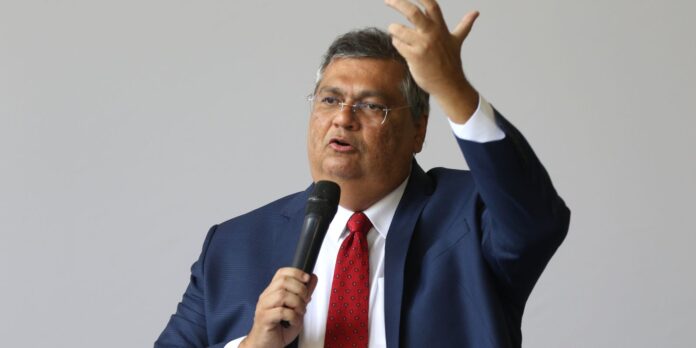 Dino determina bloqueio de R$ 119 milhões de Valdemar por suspeitas relacionadas a emendas
