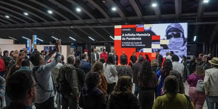 Experiências de brasileiros durante a pandemia são abordadas em exposição em São Paulo