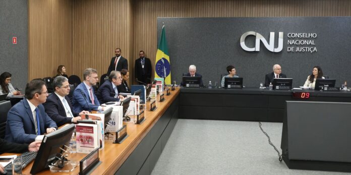 CNJ determina afastamento de ex-juíza da Lava Jato por dois anos