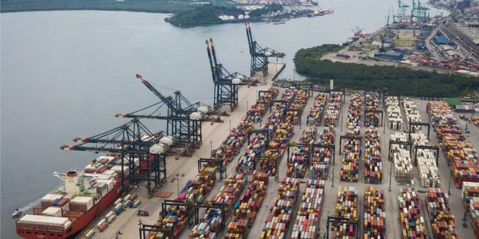 Empresas impactadas por aumento de tarifas terão prazo de drawback ampliado em um ano
