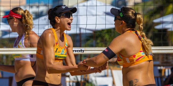 Carol e Rebecca garantem vaga na final do Circuito Mundial de Vôlei de Praia