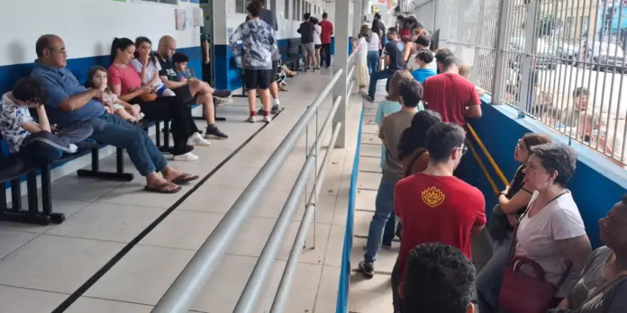 Paulistanos enfrentam filas para vacinação contra sarampo
