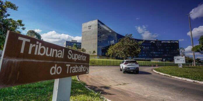 Assédio eleitoral no ambiente de trabalho é crime; entenda como identificá-lo
