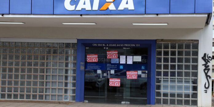 Empregados da Caixa rejeitam proposta da empresa e mantêm greve