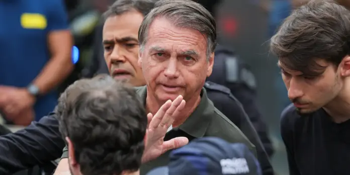 Defesa de Bolsonaro renuncia à suspensão da pena em caso de suposta trama golpista
