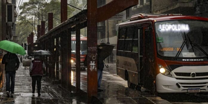 Feriadão: fim de semana deve ser de chuva em boa parte do país