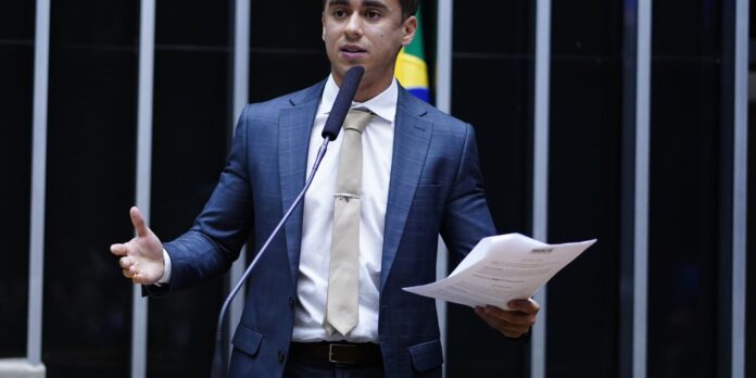 TSE determina que Nikolas remova postagem com desinformação sobre Lula