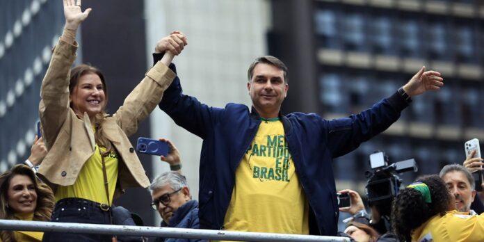 Flávio Bolsonaro sugere redução da máquina pública e fortalecimento das ações de segurança