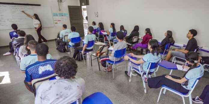 Pé-de-Meia: quinta parcela para alunos nascidos em julho e agosto é paga hoje
