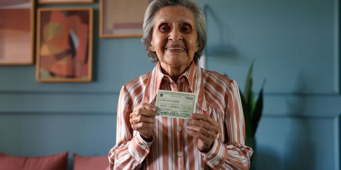Campanha promove participação eleitoral de cidadãos com mais de 70 anos