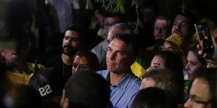 Flávio Bolsonaro estabelece condições para a liberação de sigilos