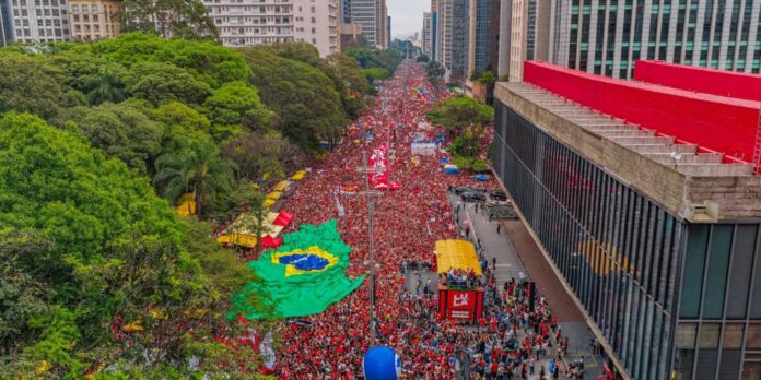 Campanha de Lula solicita ação do TSE após divulgação de postagem falsa sobre comício na Avenida Paulista