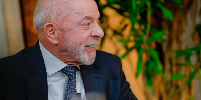 Lula anuncia que apresentará amanhã ao TSE solicitação de abertura de sigilo