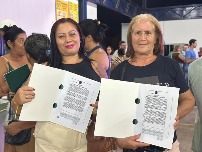 Agehab finaliza espera de 70 anos por escrituras em Acreúna