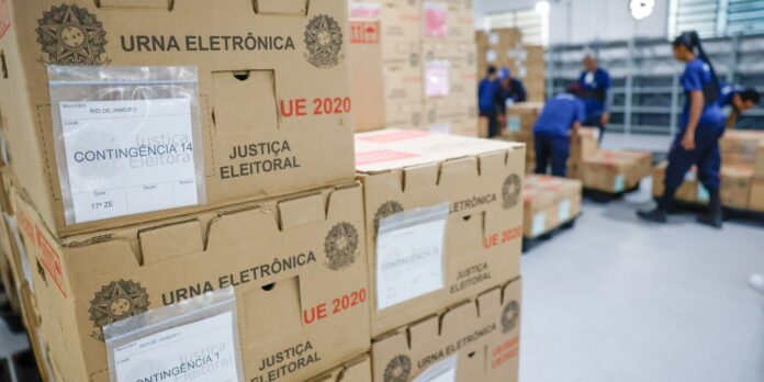 Tribunais distribuem urnas e organizam seções eleitorais para as próximas eleições