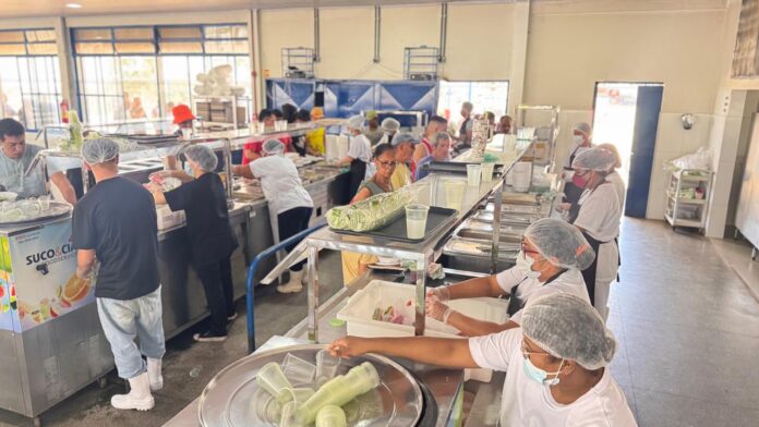 Restaurantes Comunitários do DF promovem ação de educação alimentar e nutricional