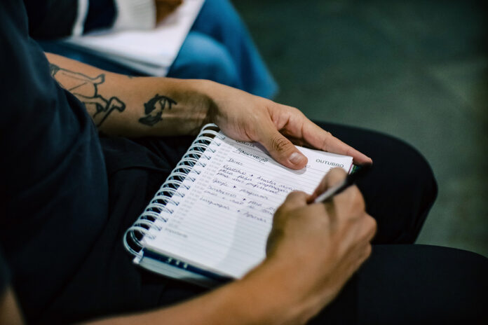 Inscrições para cursos gratuitos de Libras e audiodescrição seguem até 6 de novembro