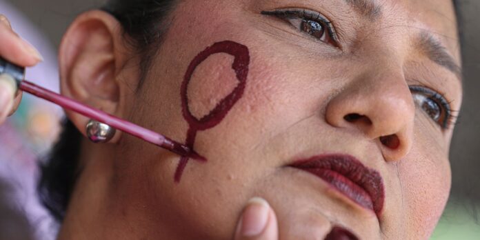 Agressões políticas crescem durante o mês de combate à violência contra a mulher
