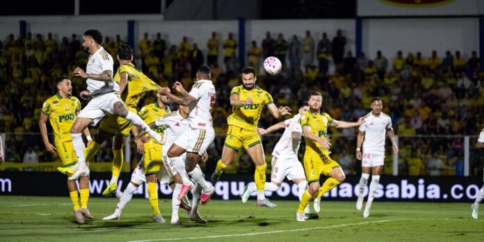 Mirassol supera Internacional e complica situação da equipe no Brasileirão