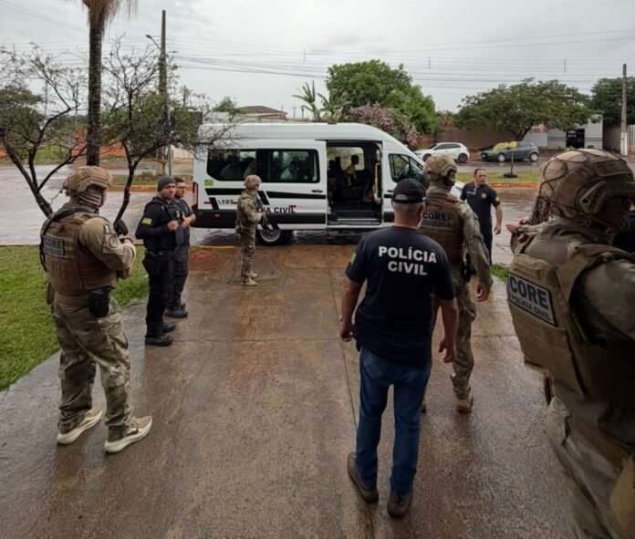 Operação contra o tráfico de drogas executa 32 mandados judiciais