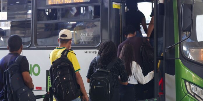 Prefeituras e estados são obrigados a assegurar transporte gratuito no 2° turno