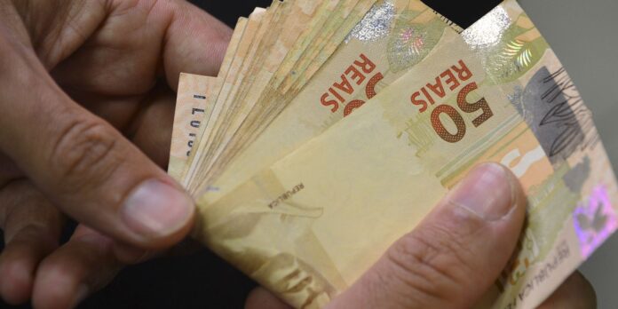 Superendividados no Brasil aumentam 75% em cinco anos, segundo BC
