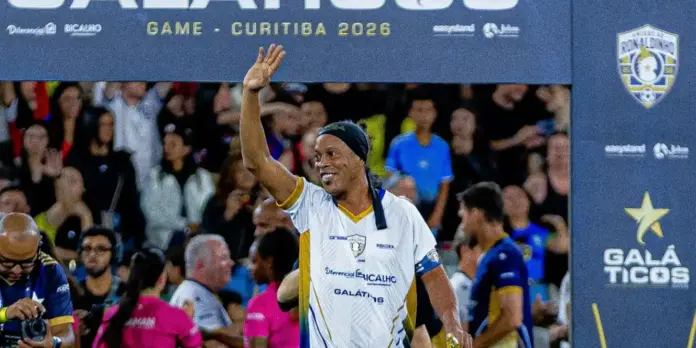 Ronaldinho Gaúcho confirma retorno aos gramados pelo Ravenna, da Itália