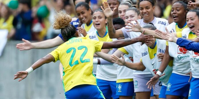 Seleção feminina vence Argentina por 3 a 1 em estreia no Beira-Rio