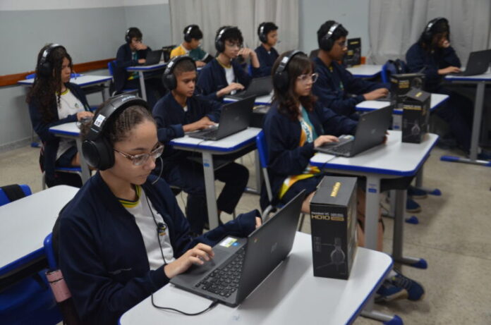 Goiás expande ensino técnico e beneficia aproximadamente 30 mil alunos do ensino médio